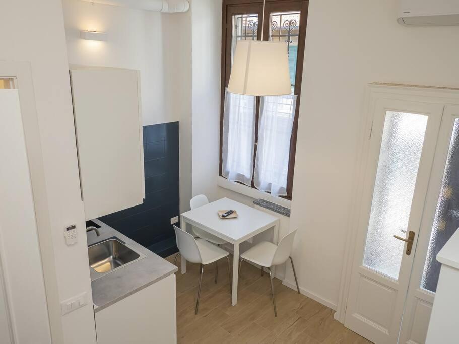 Youhosty - Accademia 53 Quinto Apartment มิลาน ภายนอก รูปภาพ